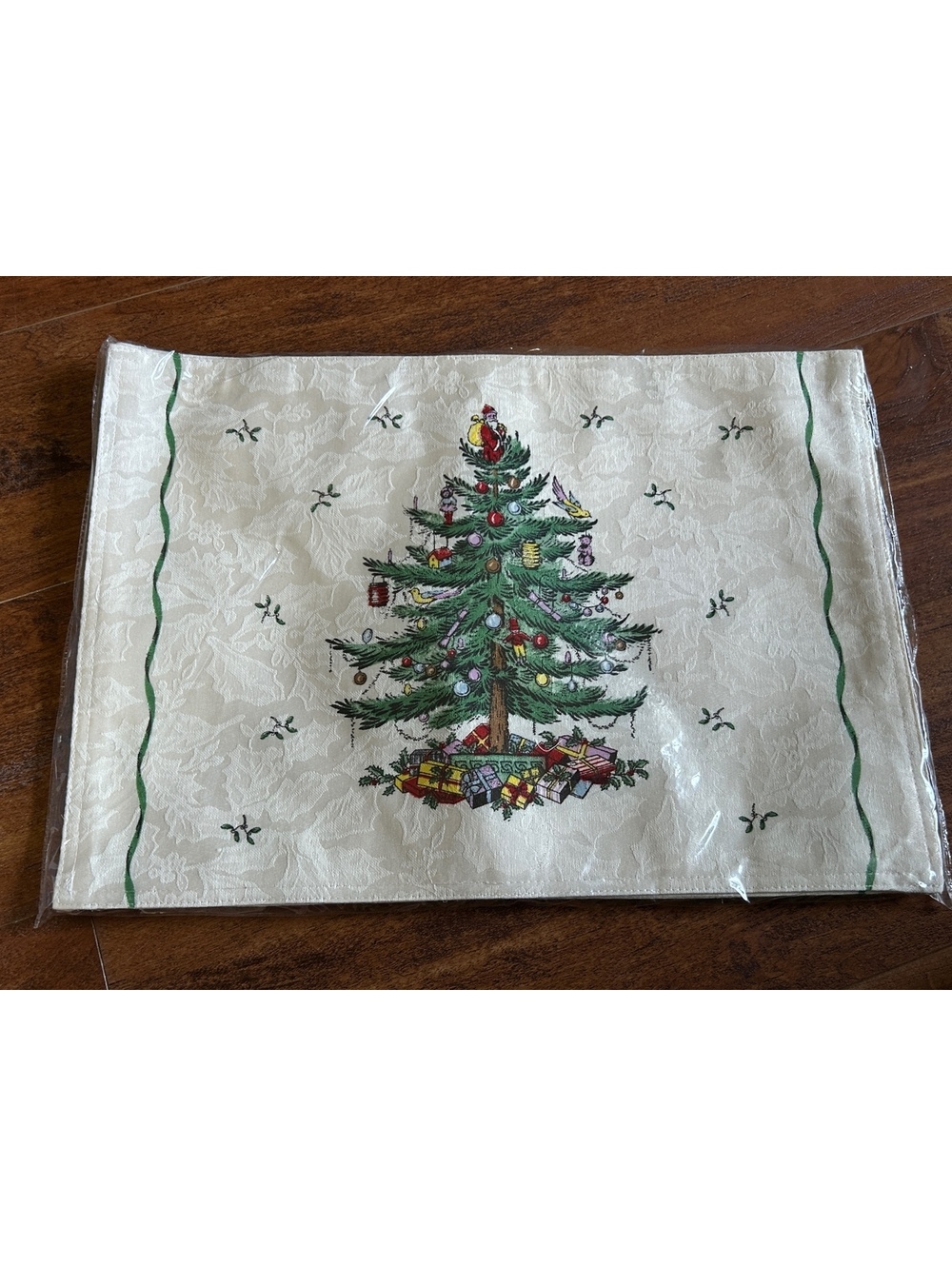 Spode Christmas Tree Set of 4 Placemats 13x19 Inches